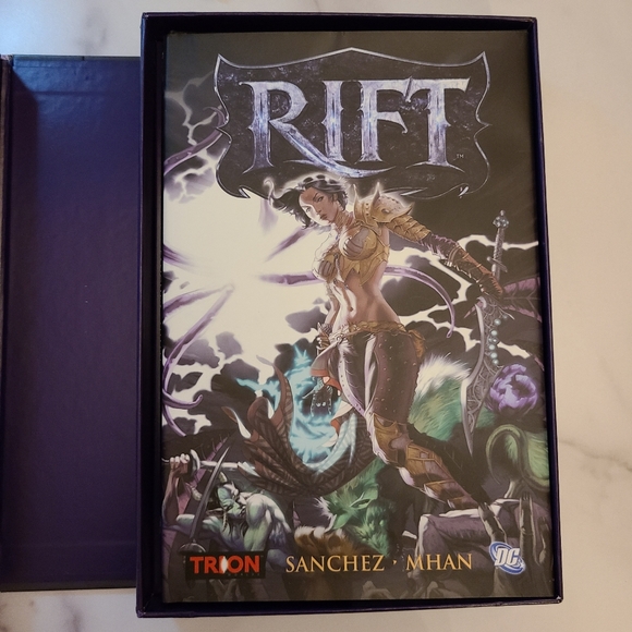Rift boxed set, 2 disc's, hardcover book and poster. Excellent condition. - Picture 5 of 7